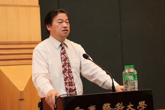 �׺�У����ѧУ��ί�����飨���󣩻�����ѧϰ�Ӱ�����ר�ⱨ��