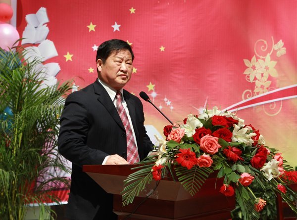 学校精神融入首届校园读书文化节