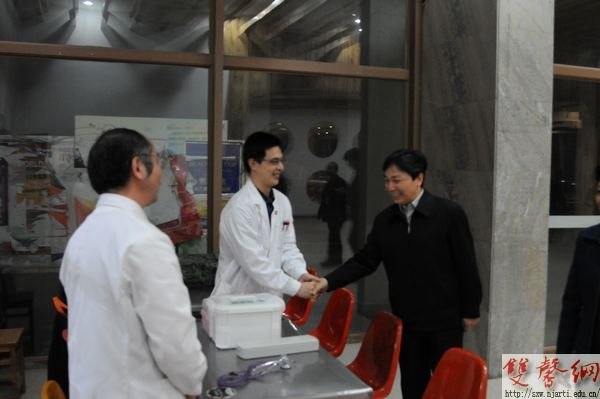 【图片新闻】草场门高架爆破前后的南艺校园