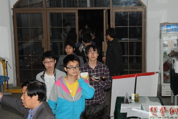 【图片新闻】草场门高架爆破前后的南艺校园