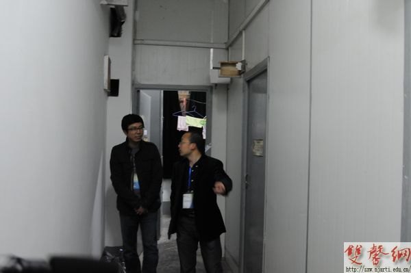 【图片新闻】草场门高架爆破前后的南艺校园