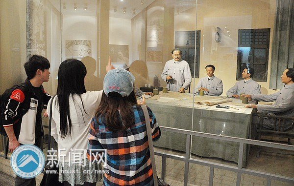 宣传统战党支部与人文学院学生党支部结对共建探访“革命先烈”故居