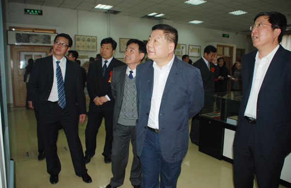 Ϋ��ѧԺ�ڶ�������¡�ؿ�Ļ