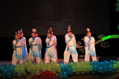 材料学院拾年四月风大型文艺晚会显材料风采