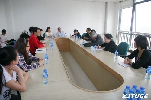 西安交通大学城市学院接受省上学士学位授予权考察评估