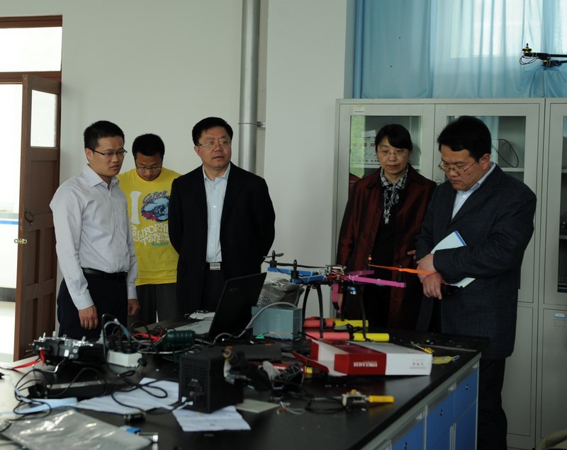 省高校人才工作目标责任制考核组来校检查工作