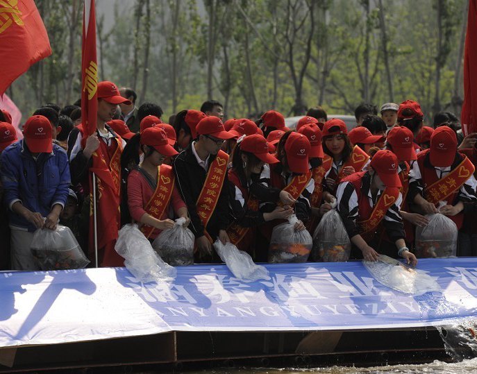 滨州学院青年志愿者参加首届“山东?滨州渔业节”启动仪式