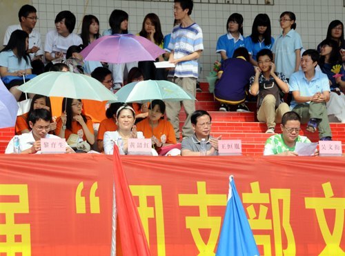 ѧУ��������֧���Ļ���֮��5��6�㡱�������ܾ���ȡ��Բ���ɹ�