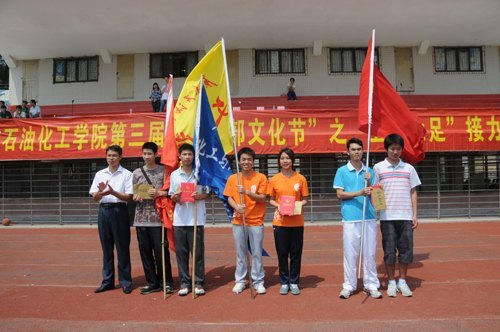 ѧУ��������֧���Ļ���֮��5��6�㡱�������ܾ���ȡ��Բ���ɹ�