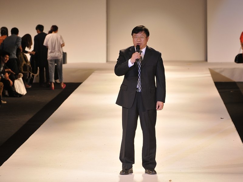 2012上海国际服装文化节国际服装论坛暨“环东华时尚周”落下帷幕