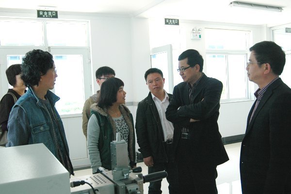 ����ǡ���Ժ��Ĳ�ݿ������߹ɷ����޹�˾Ǣ̸У�����