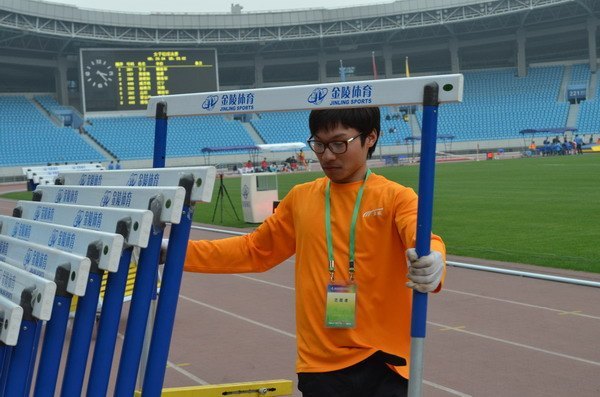 常州工学院120名志愿者参加2012年全国青年田径锦标赛