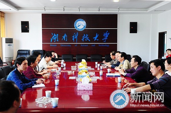 �ϻ���ѧ��У����С��һ����У������Ϣ�����蹤��