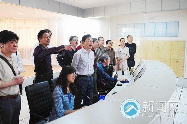 �ϻ���ѧ��У����С��һ����У������Ϣ�����蹤��