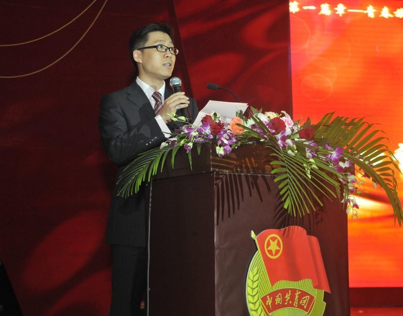 东华大学隆重举行2012年五四表彰大会暨第二十七届“东华之春”诗歌朗诵会(图)