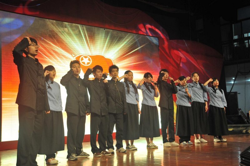 东华大学隆重举行2012年五四表彰大会暨第二十七届“东华之春”诗歌朗诵会(图)