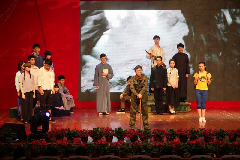 东华大学隆重举行2012年五四表彰大会暨第二十七届“东华之春”诗歌朗诵会(图)