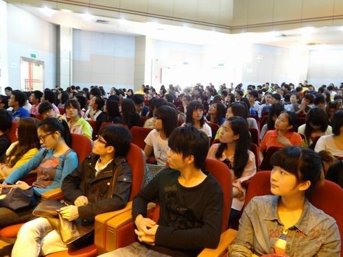 ���ù���ѧԺ�ڶ��조�����塱��������֮�ǡ�����Բ����Ļ