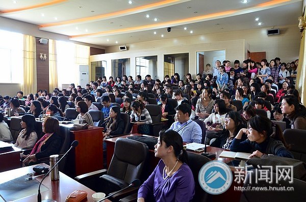 4月“学术活动月” 外国语学院9天举办7场讲座