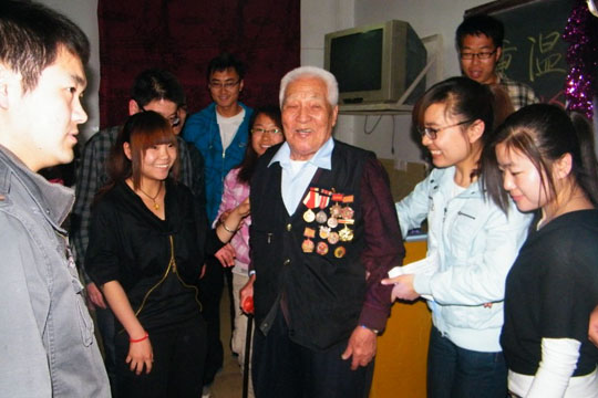 物电学院邀请志愿军老战士讲述上甘岭战役