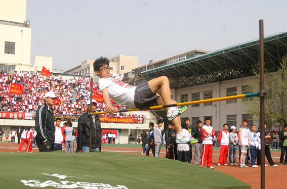 ³����ѧ2012���ﾶ�˶��ῪĻ