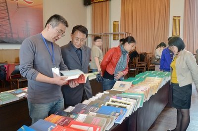 �Ϻ�����ѧԺ�ٰ조���ʽ̲�• ���ֻ���ѧ��Դ����Ѳչ��