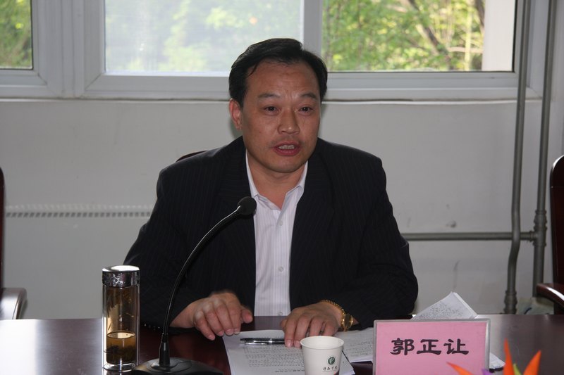 省委高校工委专家组来许昌学院调研党员发展工作