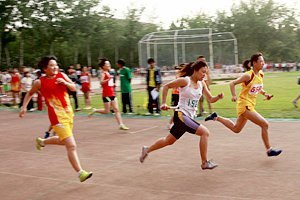 2012���ﾶ�˶��ῪĻ