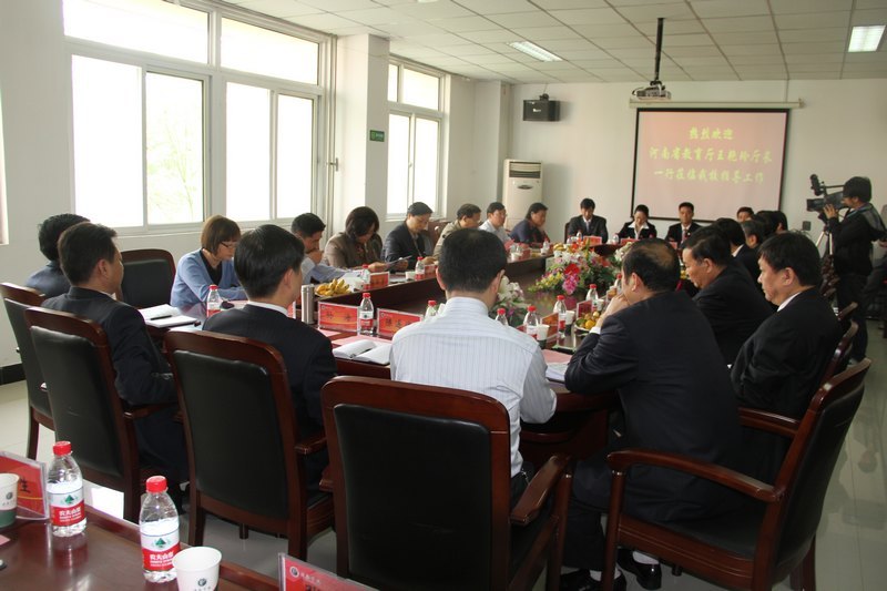 河南省教育厅厅长王艳玲一行到许昌学院考察指导工作