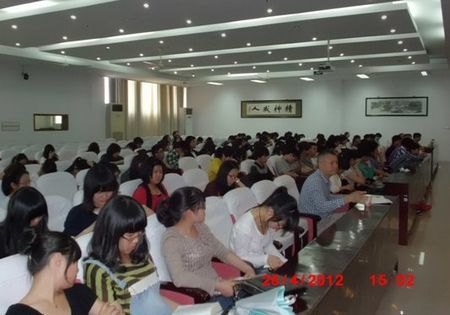 市委宣传部副部长张贤连来校作讲座