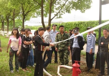 台州学院开展消防安全知识教育及消防演练