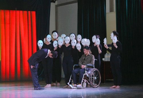 用《金展鹏》致敬金展鹏——全国教书育人楷模主题话剧公演