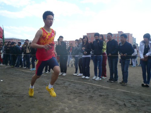 通化师范学院隆重举办第五届“阳光体育杯”校园长跑接力赛