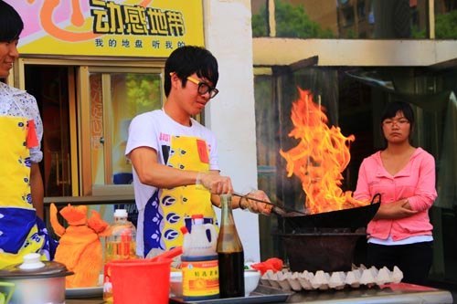 第七届大学生烹饪大赛突显养生文化内涵