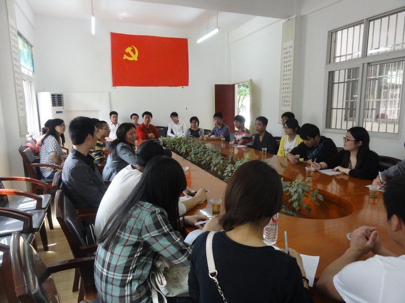 “手拉手 心连心” 喜迎十八大 争创优秀党支部