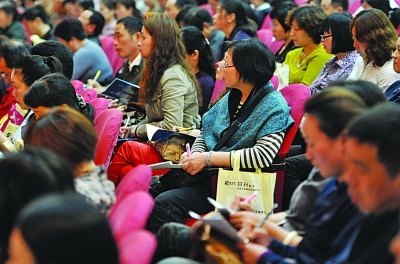 《扬子晚报》:南艺钱为副教授谈儿童美术兴趣培养