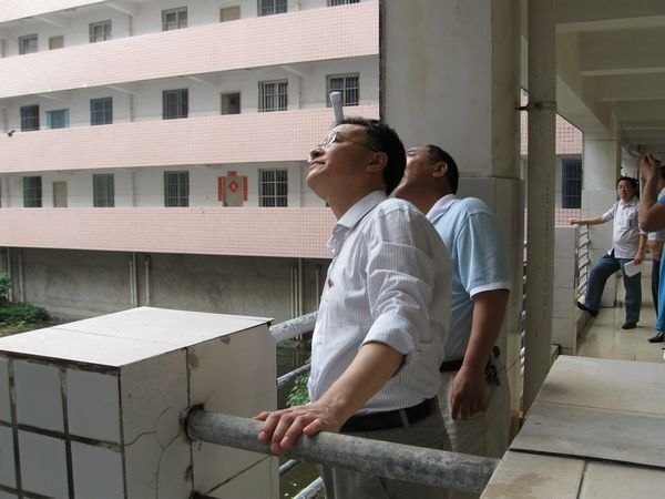 校领导带队检查安全隐患整改工作
