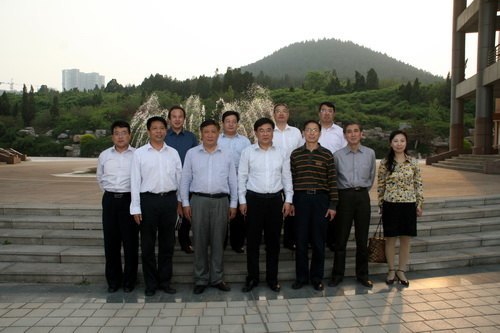 省直校友回访母校