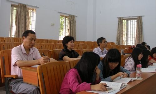 李韶春副书记到思政部听课评课