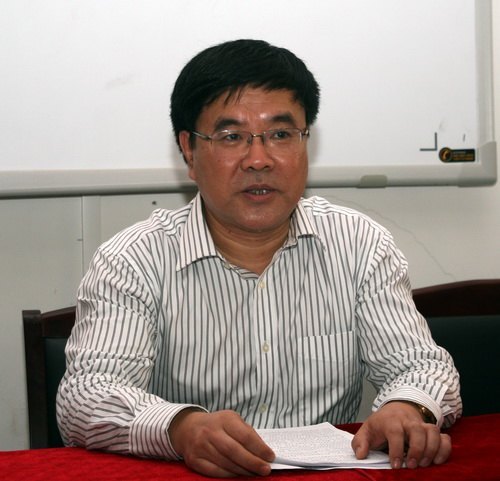 党委书记王崇杰出席商学院新班子宣誓仪式