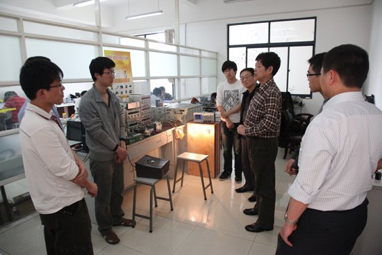 院长于广云视察指导省大学生实践创新训练计划项目完成情况