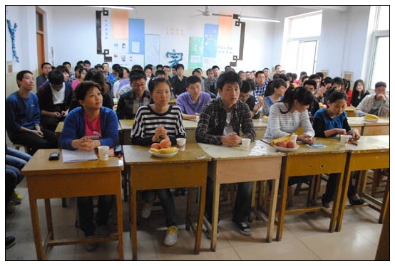 物电学院召开“再度出发”2012年考研交流会