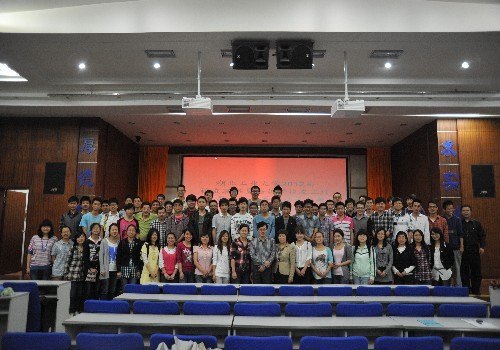 ѧУ����2012���ҵ��У������Ա��ѵ��У�ѹ���־Ը��Э��ｨ��Ա���