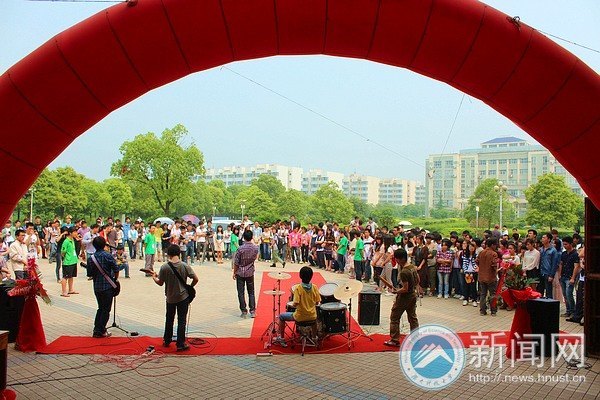 湖南科技大学首部毕业微电影《我们的爱情》开拍