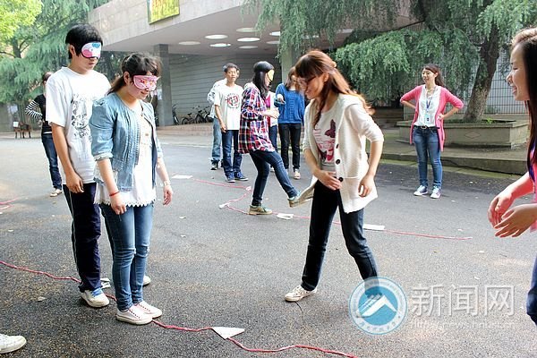 “心理健康月”开幕 “呵护心灵号”起航