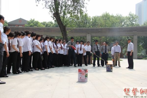 南京艺术学院组织公寓管理人员进行消防安全知识培训