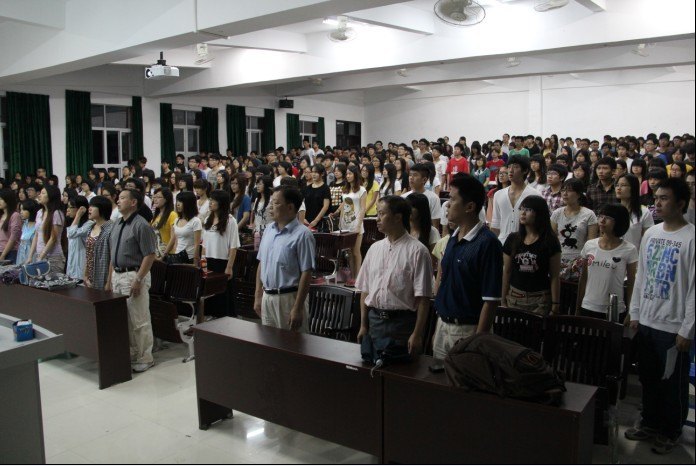 ��ɽ��ѧ�Ϸ�ѧԺ��ί��У2012�괺���뵳����������ѵ��˳������