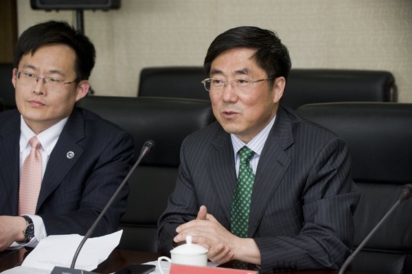 ��������ʲ�ƶ��Ĵ�ѧ����������