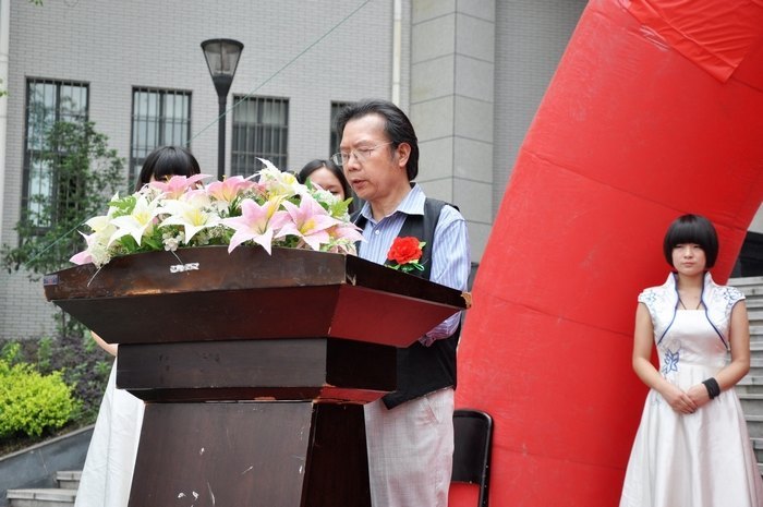 绘艺术桃李芬芳 画城科梓楠并茂艺术设计学院迎评促建暨第二届师生作品展开幕