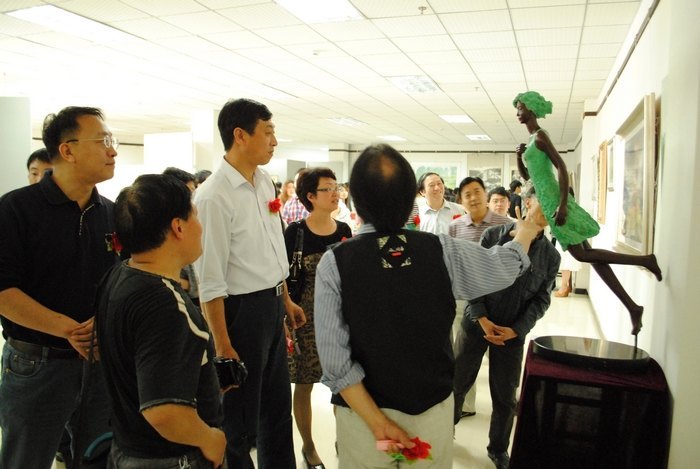 绘艺术桃李芬芳 画城科梓楠并茂艺术设计学院迎评促建暨第二届师生作品展开幕